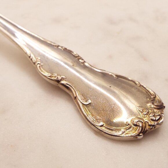 TOWLE STERLING FRENCH PROVINCIAL LARGE SERVING SPOON 79 GRAMS OF STERLING - Picture 2 of 4